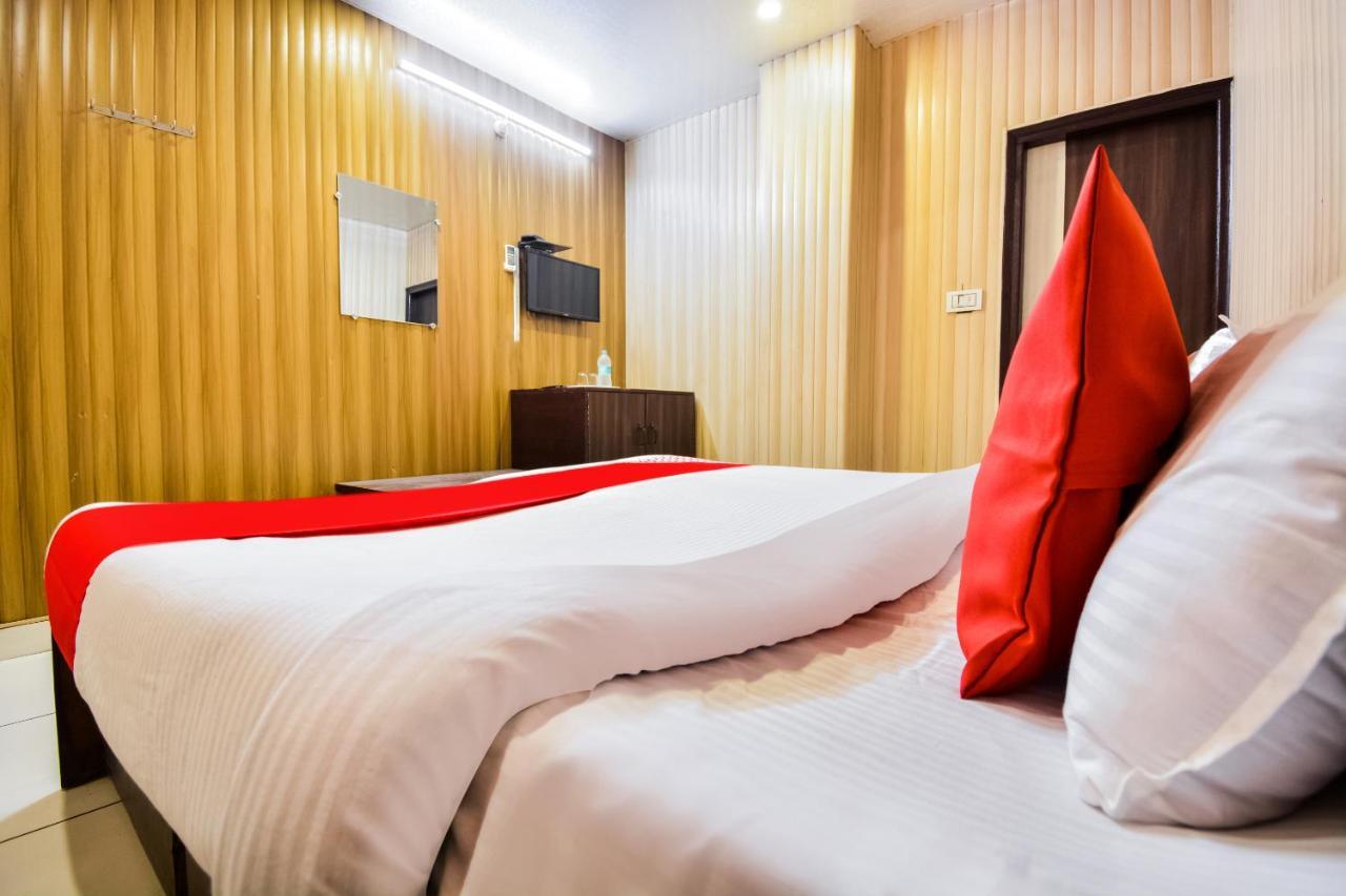 Oyo 46152 Hotel Neelam Karnāl Екстериор снимка