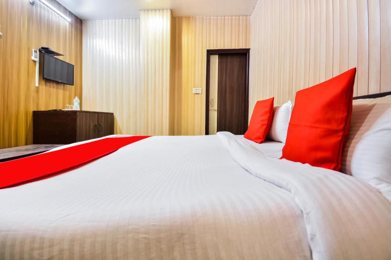 Oyo 46152 Hotel Neelam Karnāl Екстериор снимка