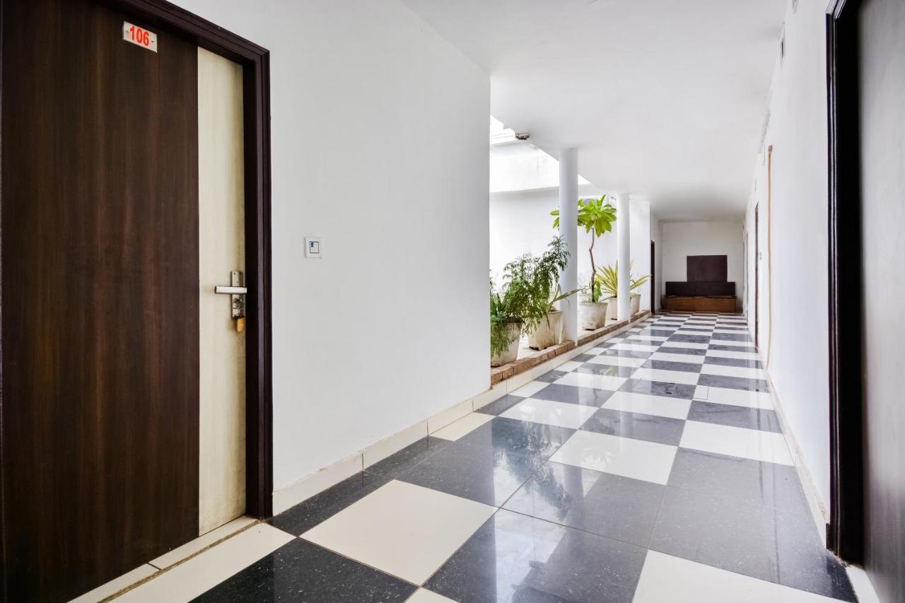 Oyo 46152 Hotel Neelam Karnāl Екстериор снимка