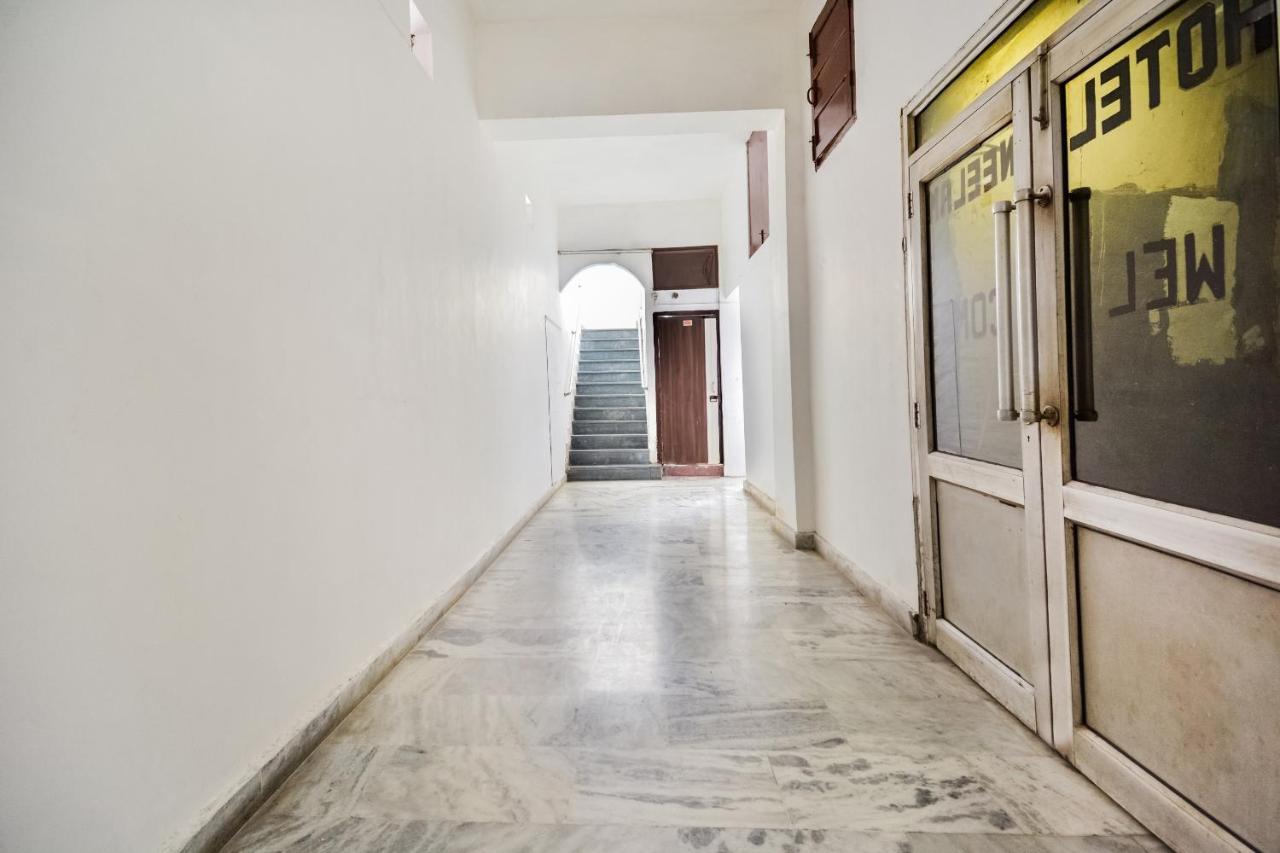 Oyo 46152 Hotel Neelam Karnāl Екстериор снимка